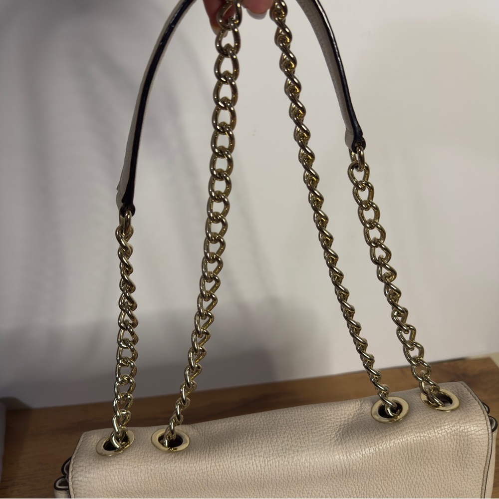 Kate Spade Cream Crossbody Bag, Adjustable straps, Gold Chain & Hardware - Picture 2 of 9